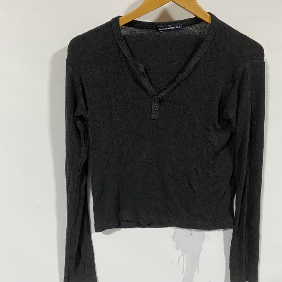 Brandy Melville Sweaters - Brandy Melville sweater